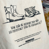 Vem står på offrens sida när rättssystemet står på förövarens? Tusentals kvinnor och barn lever gömda i Sverige idag. Varför flyttar man på offren och inte förövaren? Gömda kvinnor betalar med sin frihet för någon annans brott. 